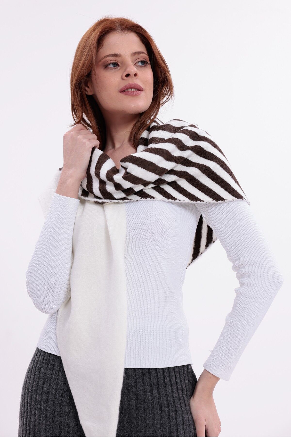 Kadın Çizgili Yumuşak Akrilik Üçgen Atkı Kışlık